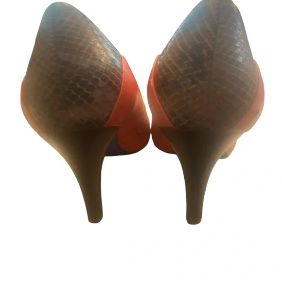 Poetic License Irregular Choice Leather Lizard 3 1/2 inch High Heel Pump. Size 8 - Picture 5 of 9